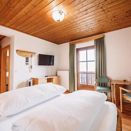 Weinhotel Maitz Wolfgang Inn